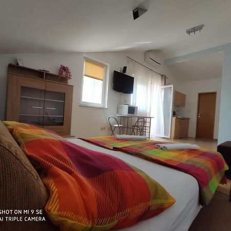 Apartments Vala Vinišće Habitación foto
