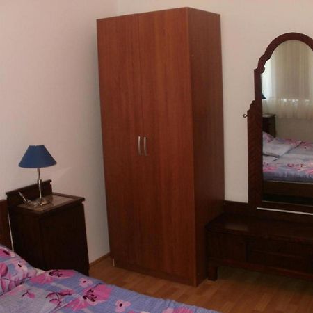 Apartments Vala Vinišće Habitación foto