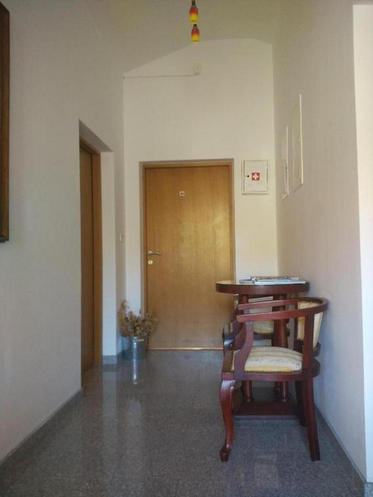 Apartments Vala Vinišće Habitación foto